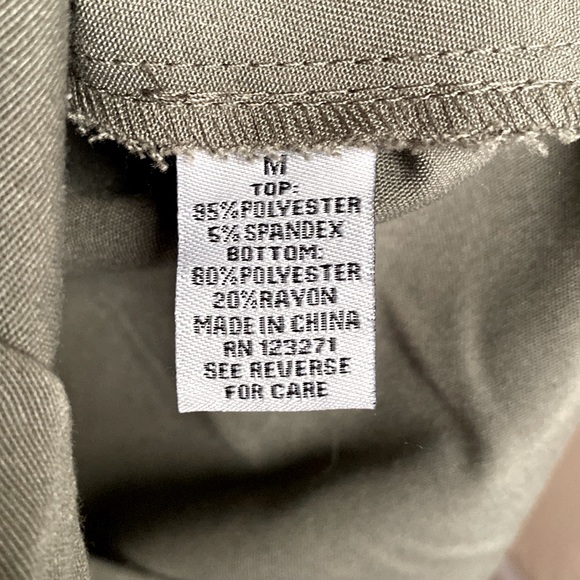 NEW V-Neck Romper with Removable Belt - Picture 6 of 7